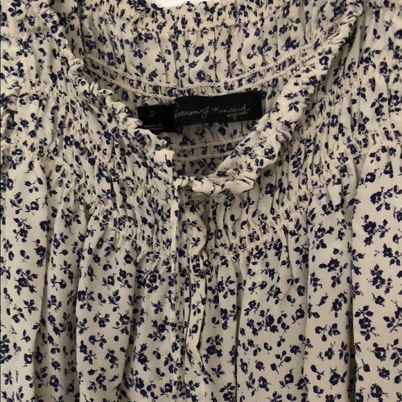 Cute summer shirt basically new! - Picture 2 of 2
